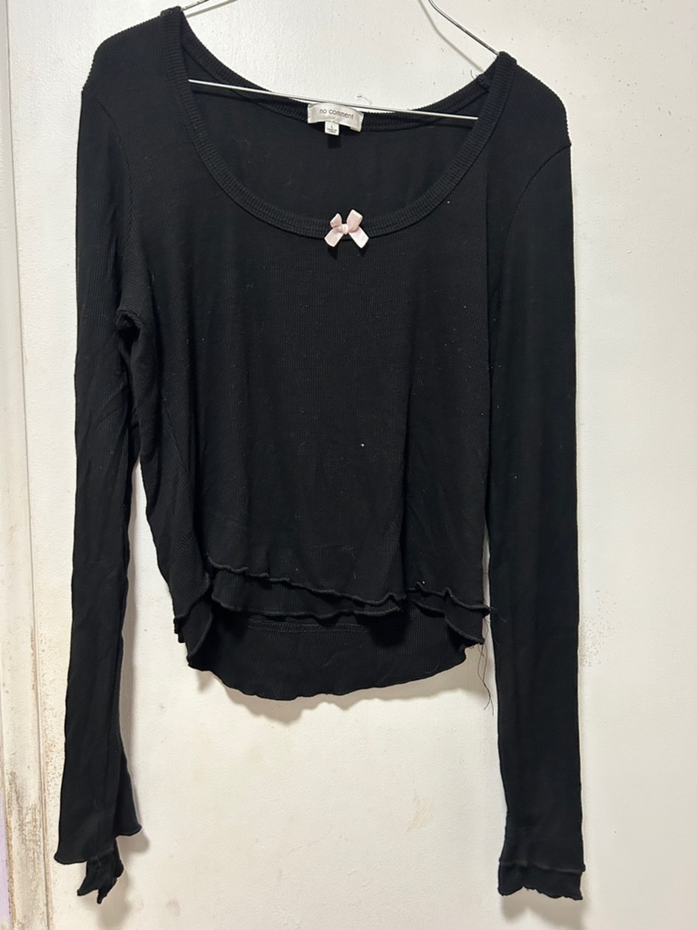 🌸3 for $15🌸 (read description) Black Long Sleeve Frilly Top With Pink Bow